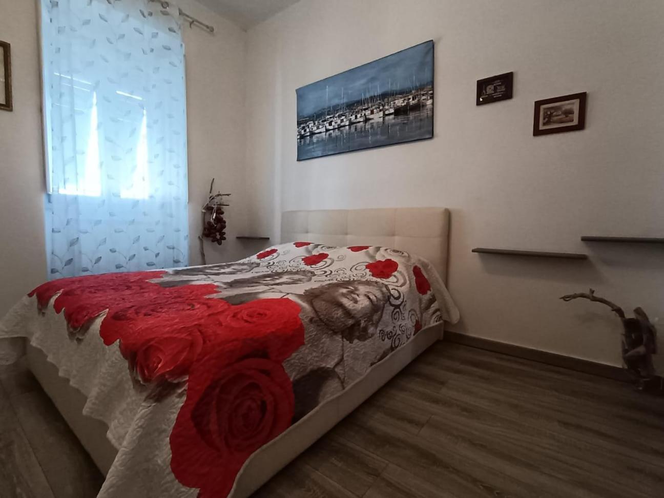 Piccione Marittimo Appartamento Vicinanze Mare Livorno Buitenkant foto